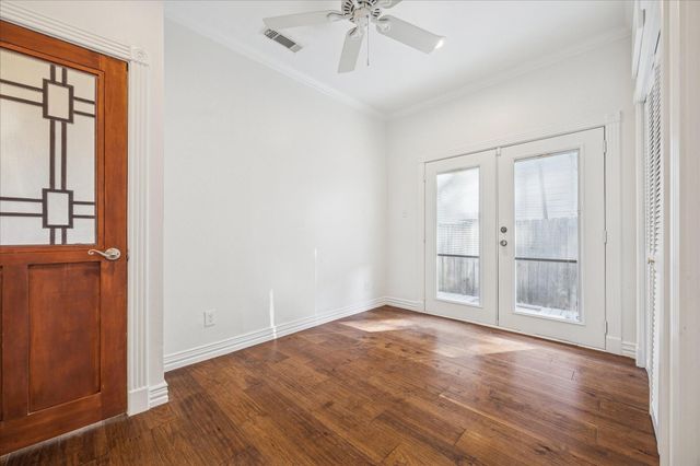 709 Walton Street, Houston, TX 77009