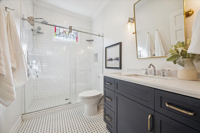 709 Walton Street, Houston, TX 77009