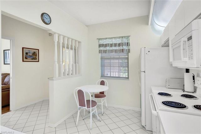 326 Bradstrom CIR 204F, Naples, FL 34113
