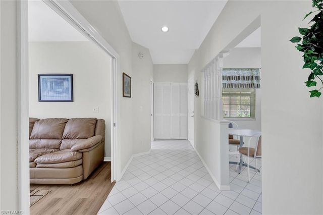 326 Bradstrom CIR 204F, Naples, FL 34113