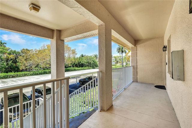 326 Bradstrom CIR 204F, Naples, FL 34113
