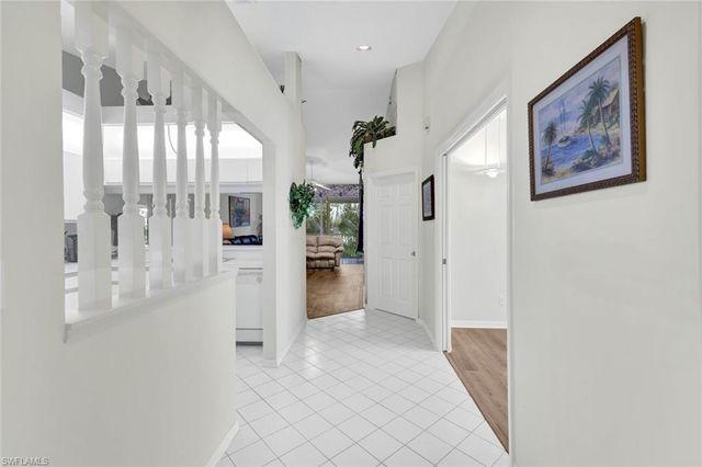 326 Bradstrom CIR 204F, Naples, FL 34113