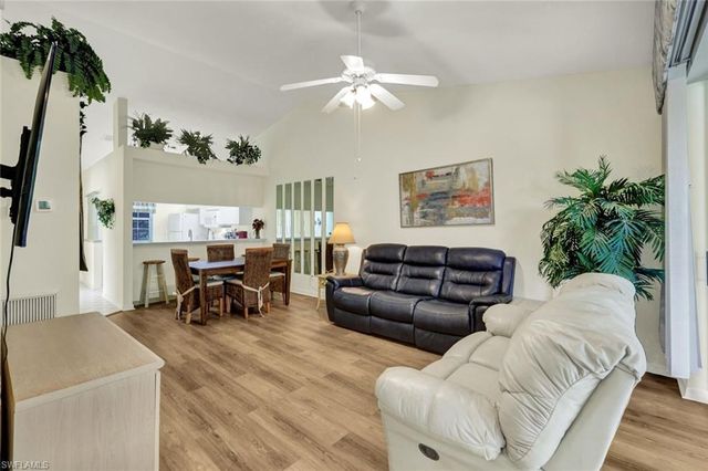 326 Bradstrom CIR 204F, Naples, FL 34113