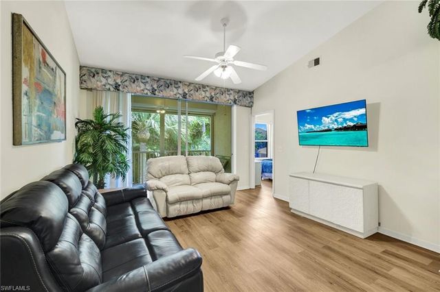 326 Bradstrom CIR 204F, Naples, FL 34113
