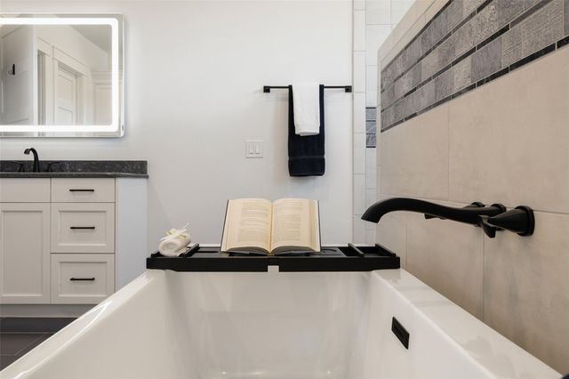 205 S FLAT ROCK WAY, Johnson City, TX 78636