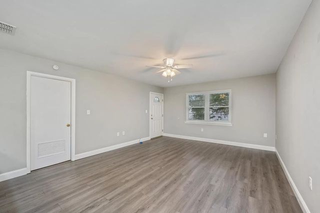 613 Colonial Drive, Apt 5, Fort Walton Beach, FL 32547