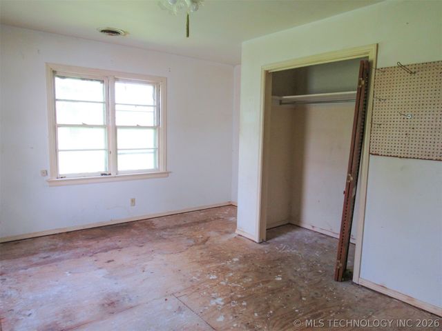324 SE Edgewood Avenue, Bartlesville, OK 74006