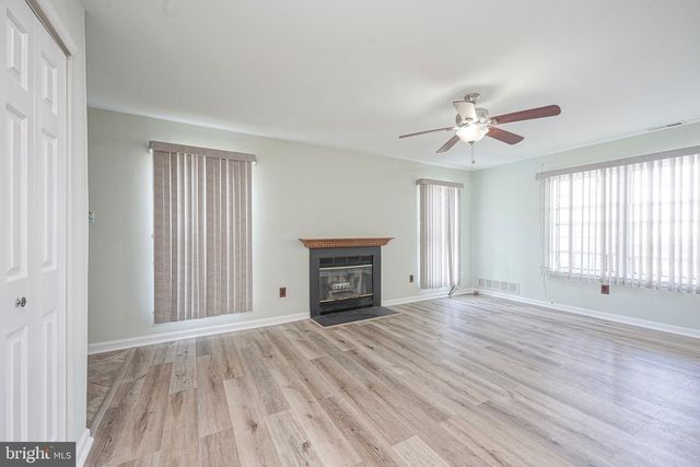 323 WHITTIER CT, Sewell, NJ 08080