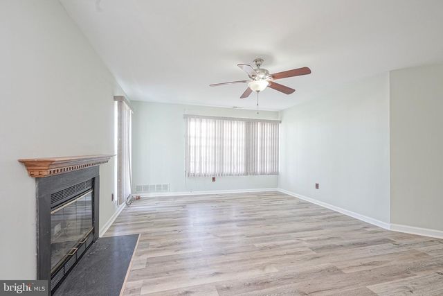 323 WHITTIER CT, Sewell, NJ 08080