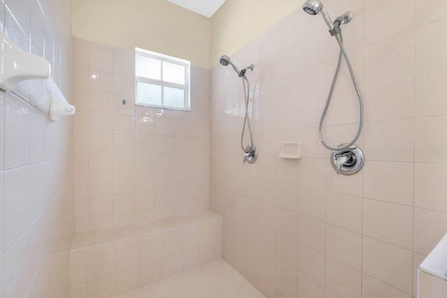 8035 NW 127th Lane 3-e, Parkland, FL 33076