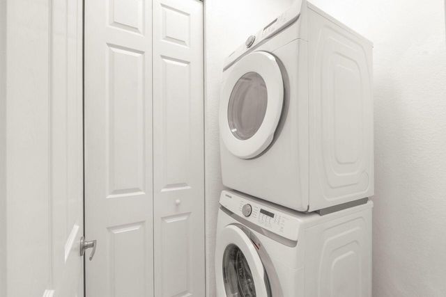 8035 NW 127th Lane 3-e, Parkland, FL 33076