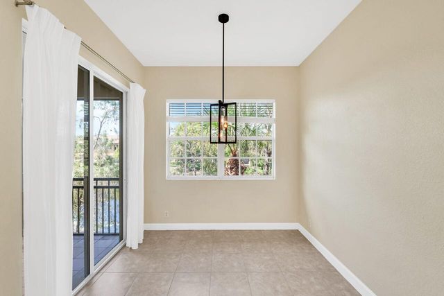 8035 NW 127th Lane 3-e, Parkland, FL 33076