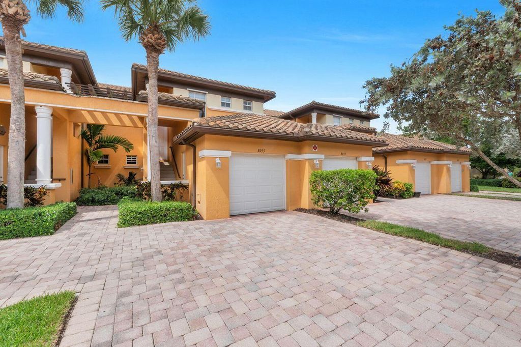 8035 NW 127th Lane 3-e, Parkland, FL 33076