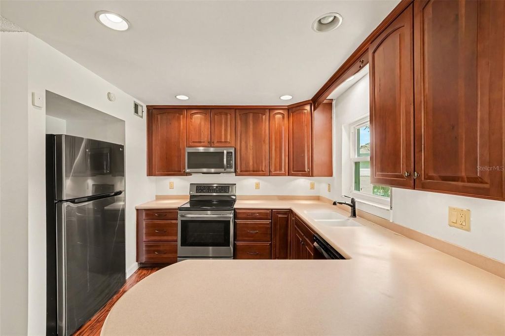 Image 11 of property listing at 1429 NOLTON WAY, Orlando, FL 32822
