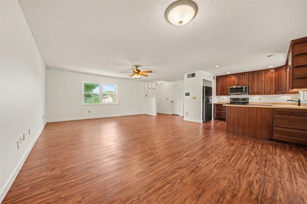 Image 13 of property listing at 1429 NOLTON WAY, Orlando, FL 32822