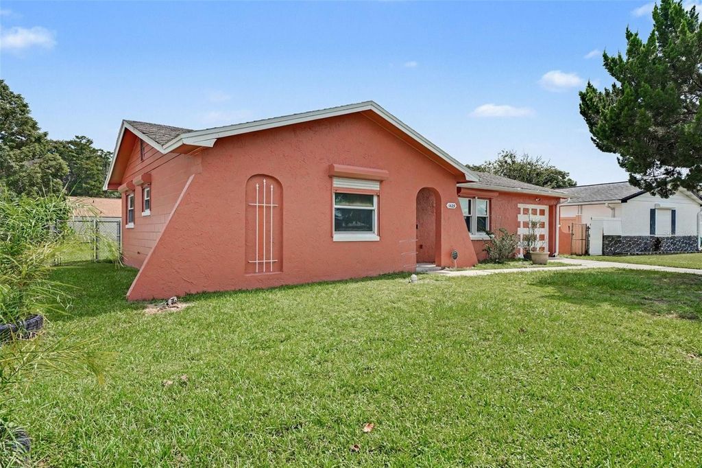 Image 3 of property listing at 1429 NOLTON WAY, Orlando, FL 32822