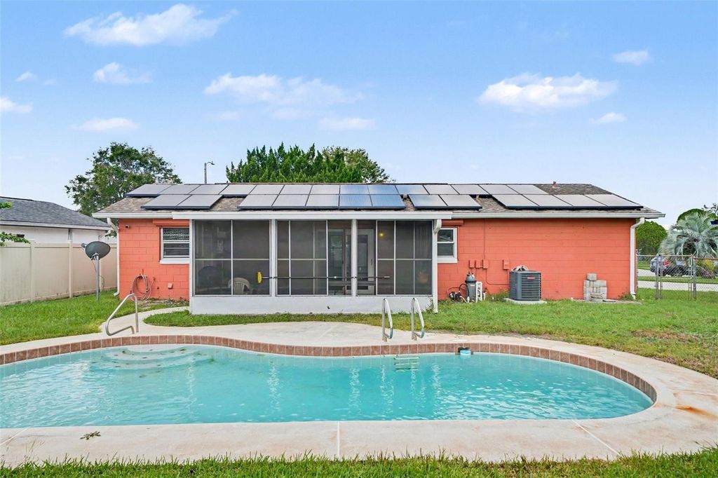 Image 4 of property listing at 1429 NOLTON WAY, Orlando, FL 32822