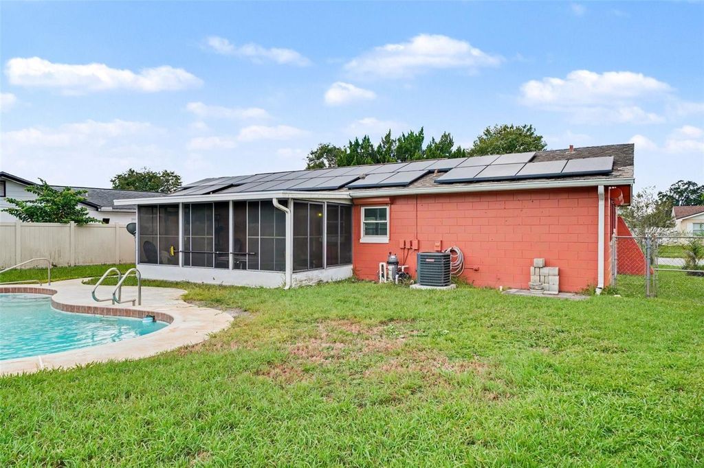 Image 5 of property listing at 1429 NOLTON WAY, Orlando, FL 32822