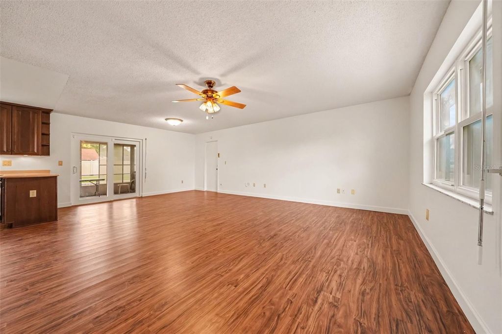 Image 10 of property listing at 1429 NOLTON WAY, Orlando, FL 32822