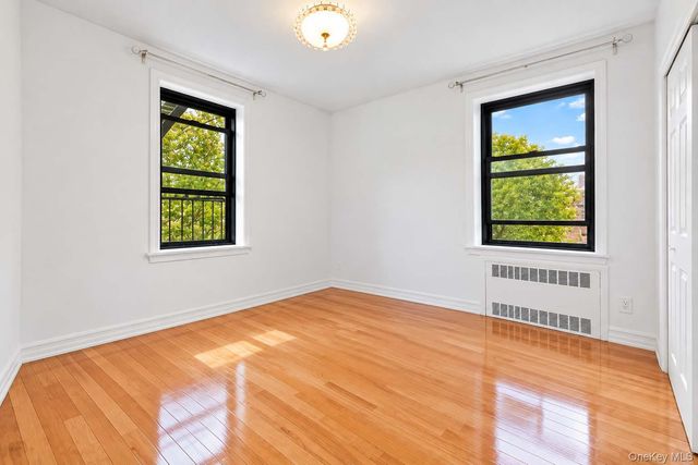 140-08 28th Road 5F, Flushing, NY 11354