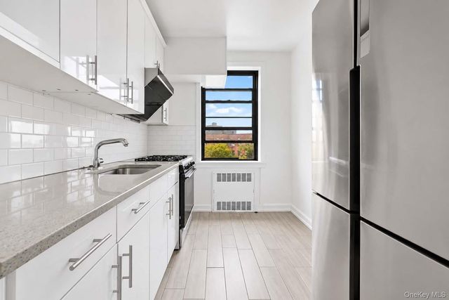 140-08 28th Road 5F, Flushing, NY 11354
