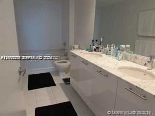 951 Brickell Ave 1607, Miami, FL 33131