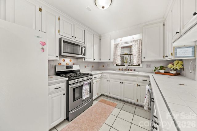 2530 Heritage Circle, Statesville, NC 28625