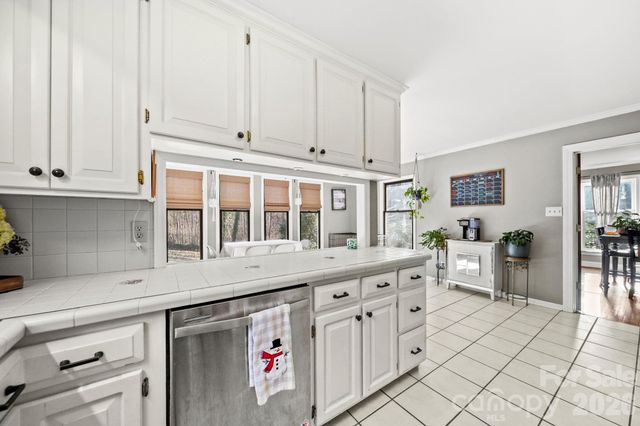 2530 Heritage Circle, Statesville, NC 28625