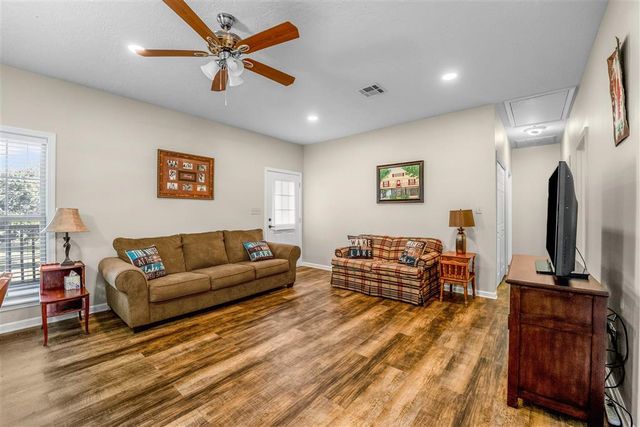 122 Bank Street, Lake Charles, LA 70607