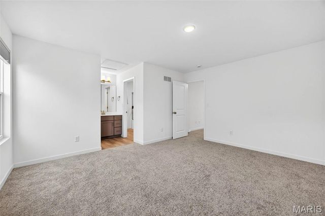 365 Kreder Ridge Circle, St Charles, MO 63304