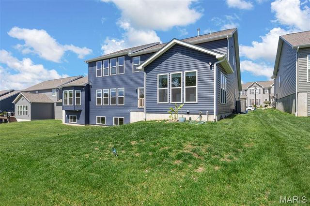 365 Kreder Ridge Circle, St Charles, MO 63304