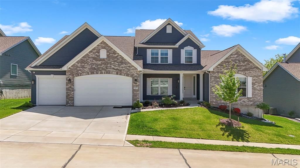 365 Kreder Ridge Circle, St Charles, MO 63304