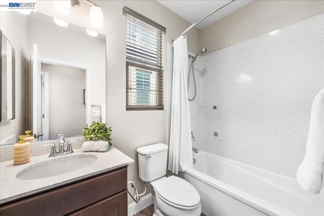 2707 Hollingbury Cmn, Livermore, CA 94550