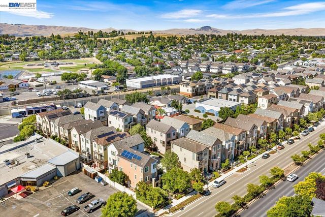 2707 Hollingbury Cmn, Livermore, CA 94550