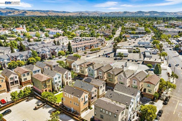 2707 Hollingbury Cmn, Livermore, CA 94550