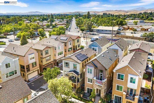 2707 Hollingbury Cmn, Livermore, CA 94550