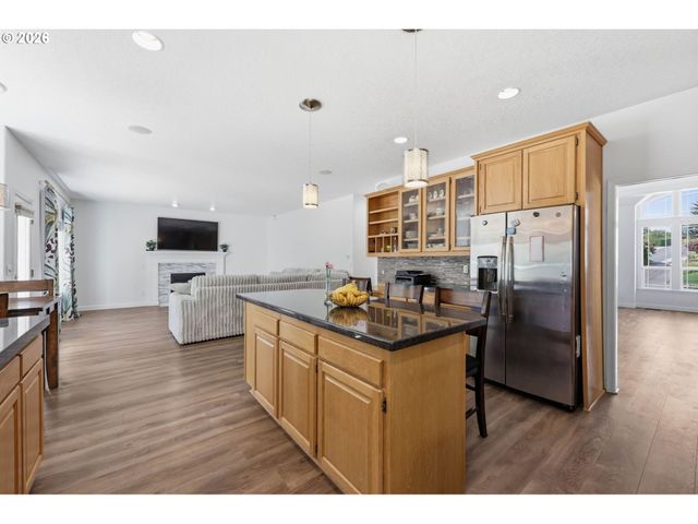 12404 Se BLAINE Dr, Clackamas, OR 97015