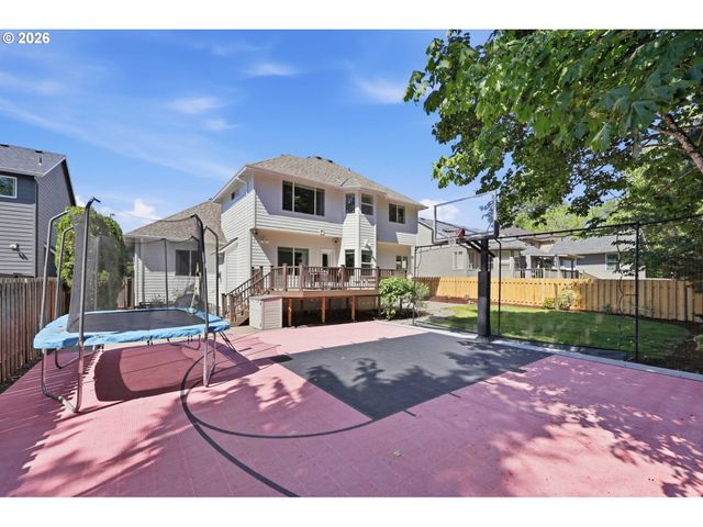 12404 Se BLAINE Dr, Clackamas, OR 97015