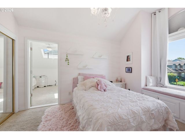 12404 Se BLAINE Dr, Clackamas, OR 97015
