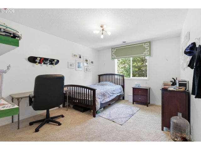 12404 Se BLAINE Dr, Clackamas, OR 97015