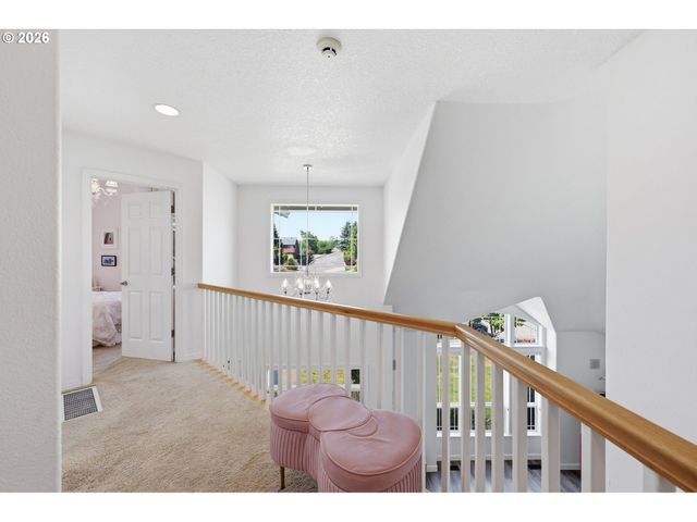 12404 Se BLAINE Dr, Clackamas, OR 97015