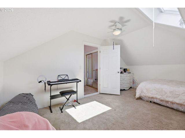 12404 Se BLAINE Dr, Clackamas, OR 97015