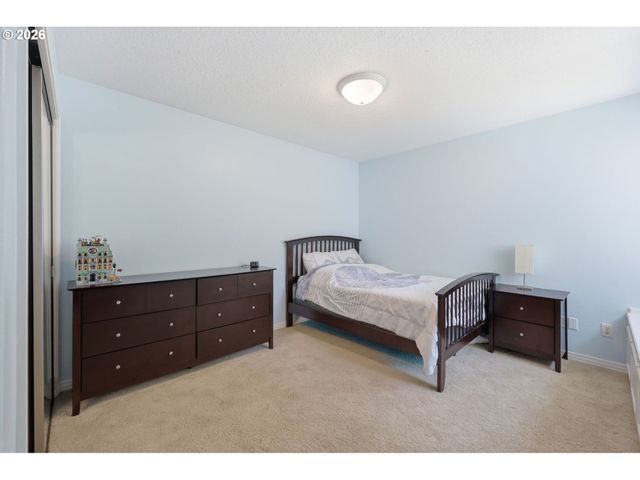 12404 Se BLAINE Dr, Clackamas, OR 97015