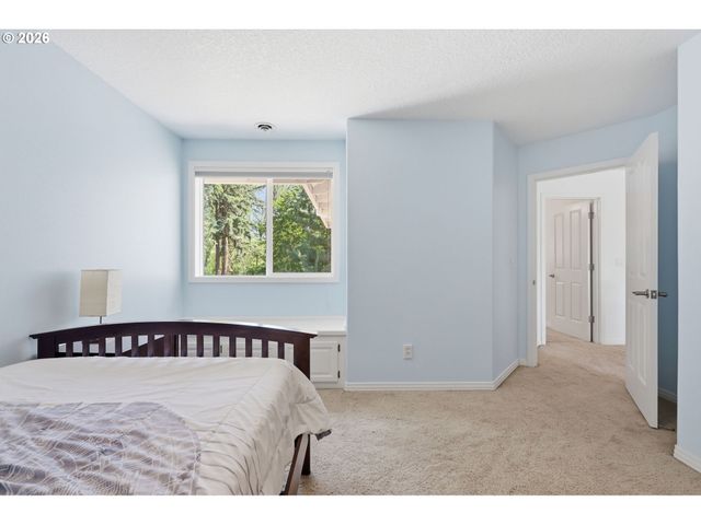 12404 Se BLAINE Dr, Clackamas, OR 97015
