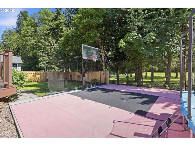 12404 Se BLAINE Dr, Clackamas, OR 97015