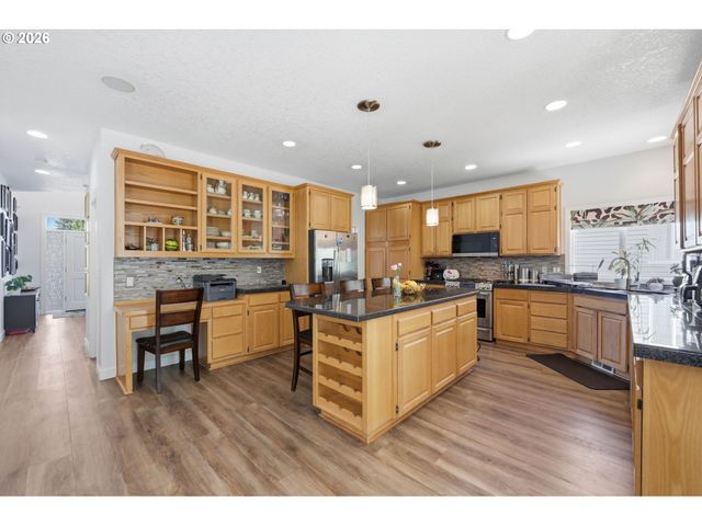 12404 Se BLAINE Dr, Clackamas, OR 97015