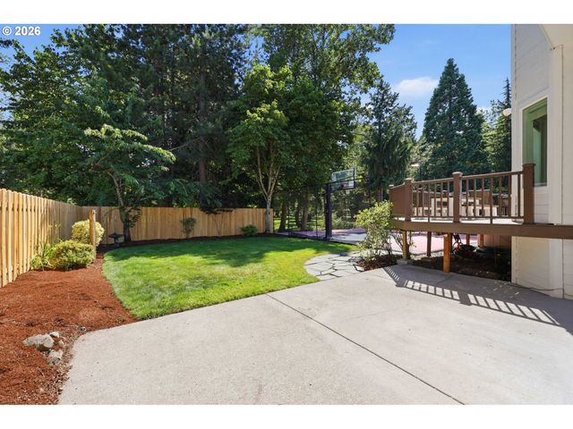 12404 Se BLAINE Dr, Clackamas, OR 97015