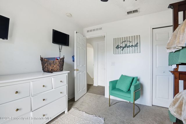 11077 Jenny Wren Road, Weeki Wachee, FL 34614