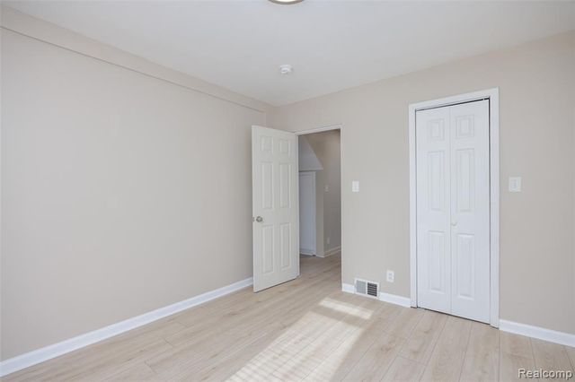 19490 Goldwin Street, Southfield, MI 48075