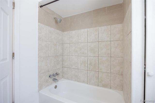 19490 Goldwin Street, Southfield, MI 48075